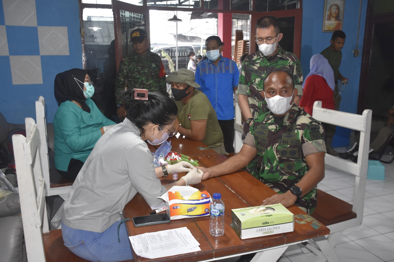 Pangdam Kasuari  Ikuti Kegiatan Donor Darah HUT Ke-7 Perkumpulan Rumah Besar Flobamora – NTT PB.
