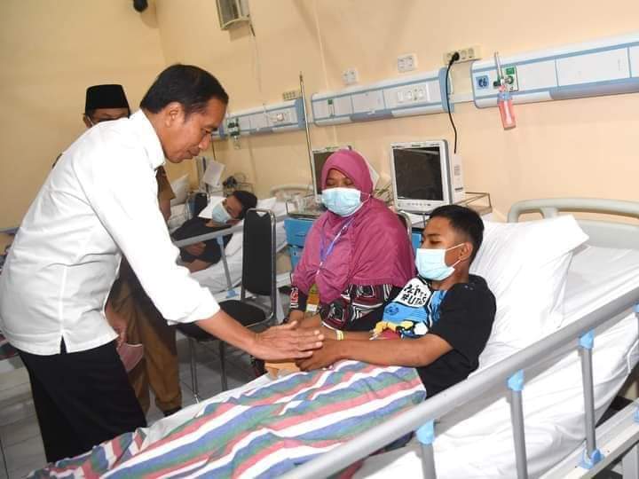 Presiden Jokowi Kunjungi Korban Tragedi Kanjuruhan di Malang.