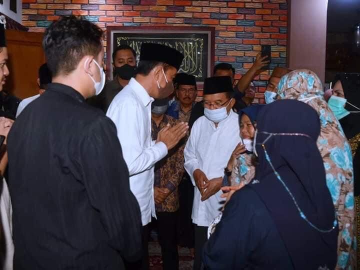Presiden Jokowi Takziah ke Rumah Duka Almarhum Ferry Mursyidan Baldan