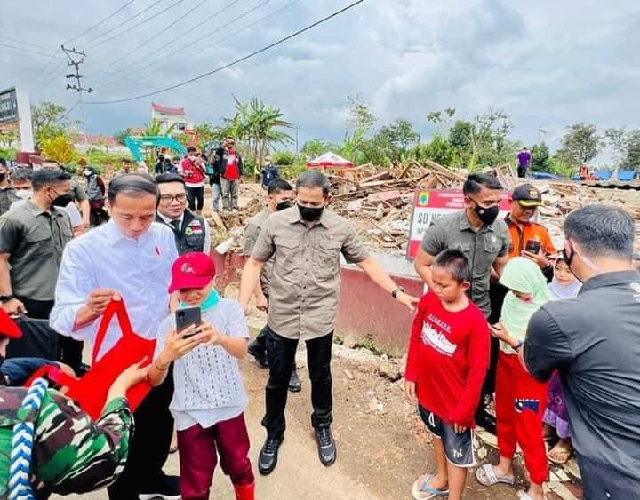 Tinjau SDN Sukamaju 1, Presiden Instruksikan Pembangunan Selesai dalam Tiga Bulan