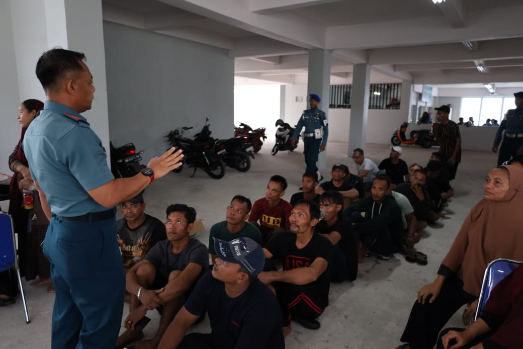 Tim F1QR Berhasil Amankan 24 Orang PMI Non Prosedural Dan 5 Orang WNA Di Pesisir Pantai Pelintung