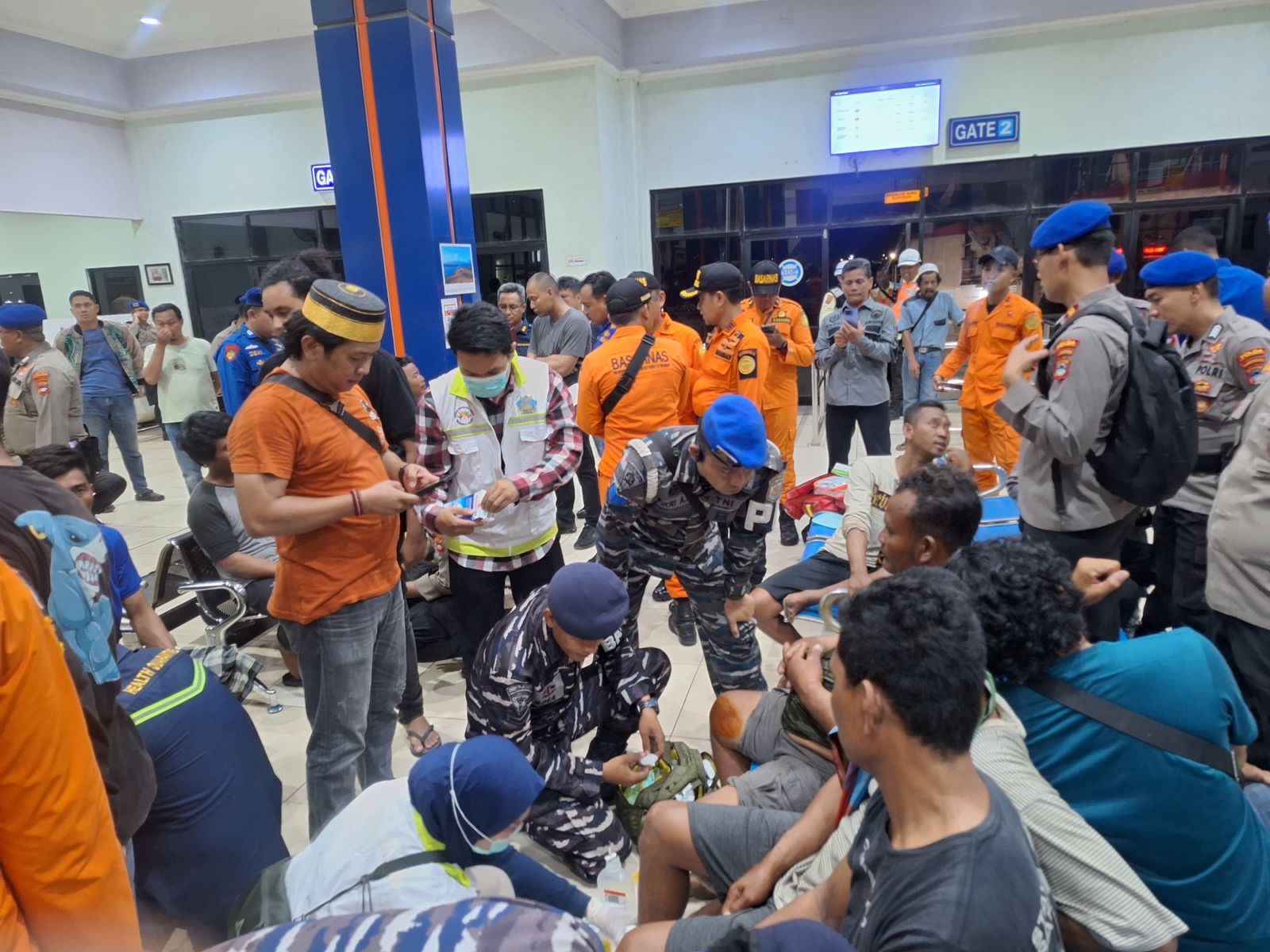 Lanal Banjarmasin Evakuasi ABK KM. sabar Subur Yang Tenggelam Di Perairan Karimun, Jawa