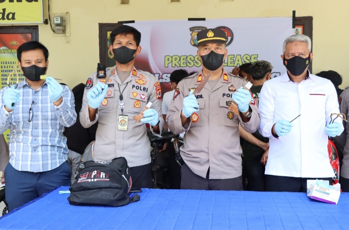 Asyik Pesta Miras, 19 Orang Remaja Bersama Sajam Diamankan Polisi di Gowa