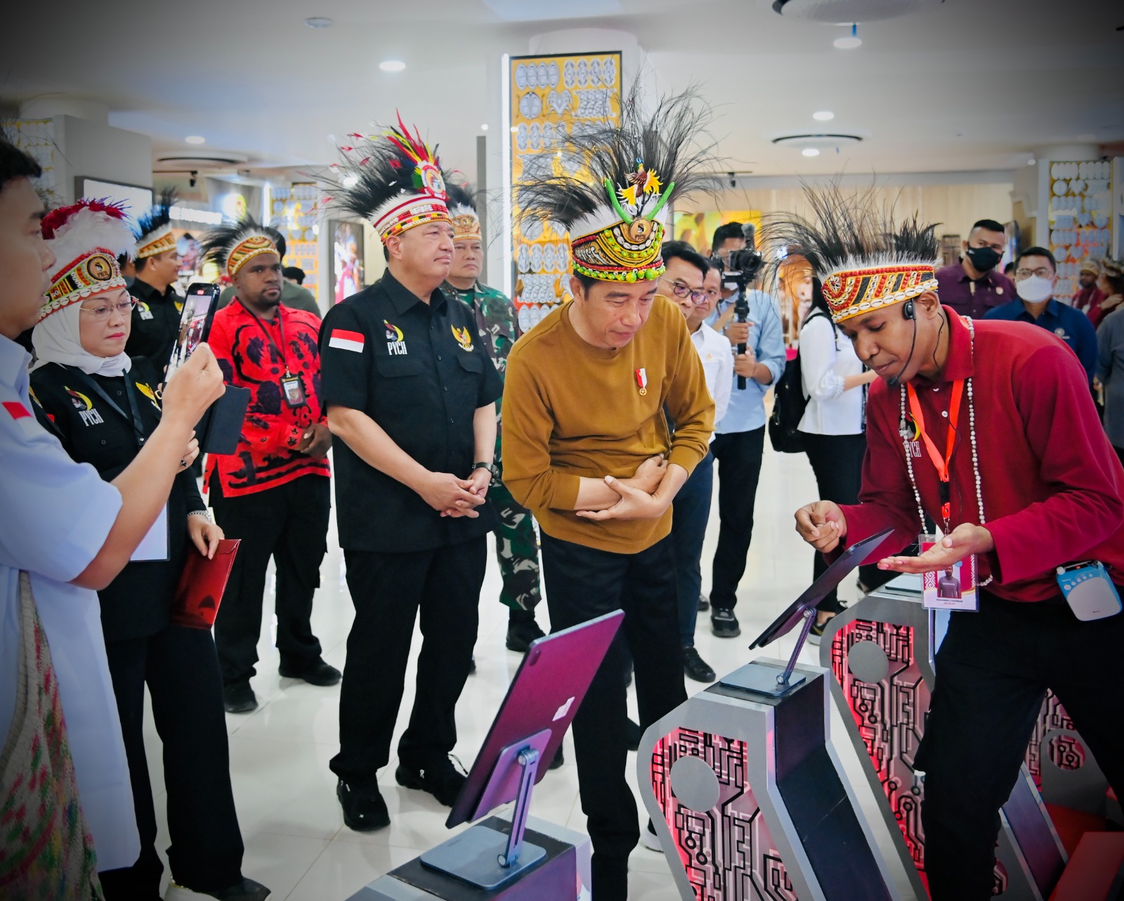 Aplikasi MANTAP. Salah Satu Aplikasi Pengelola Talenta Nasional Diperkenalkan Ke Presiden Jokowi